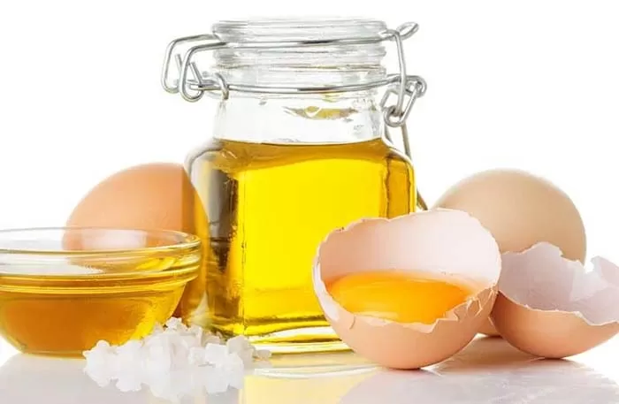 نرم کننده مو خانگی با تخم مرغ و روغن زیتون