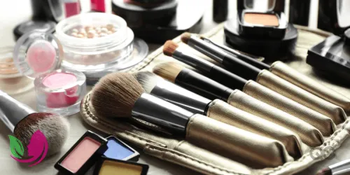 لیست اصطلاحات آرایشگری زنانه؛ اصطلاحات تخصصی میکاپ و لوازم آرایشی