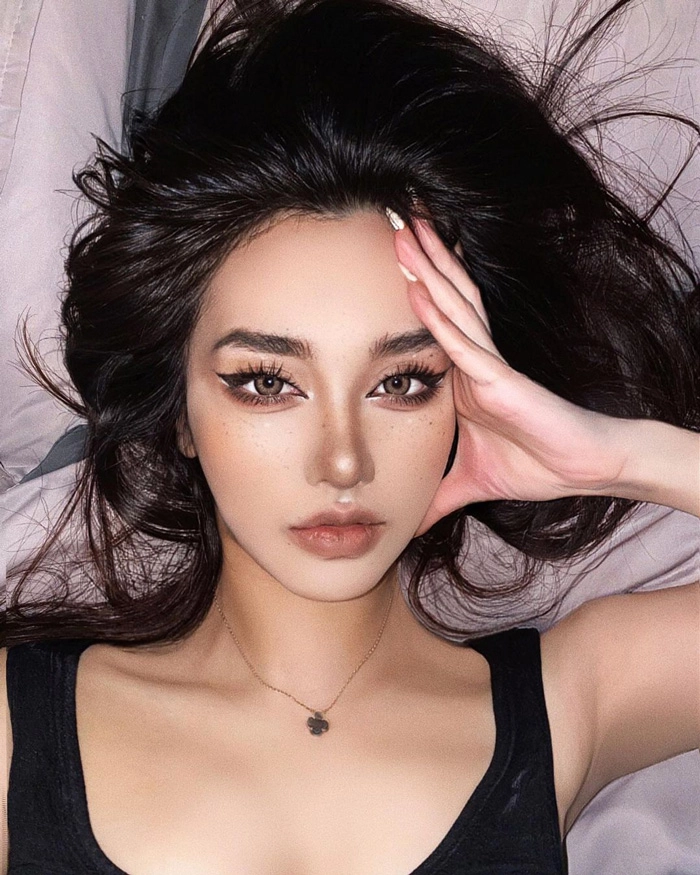 مدل چشم گربهای آسیایی (Cat Eye Makeup Asian)
