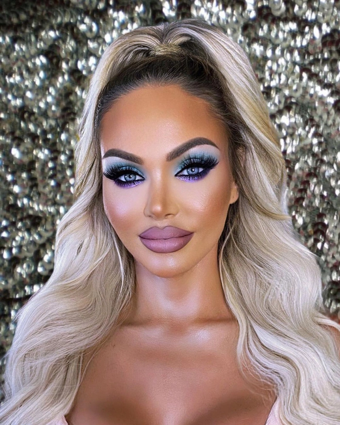 مدل چشم گربهای دهه هفتادی (70s Cat Eye)