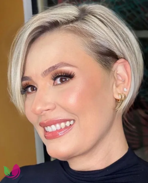 پیکسی باب بلوند سرد (Cool-Toned Blonde Pixie Bob)