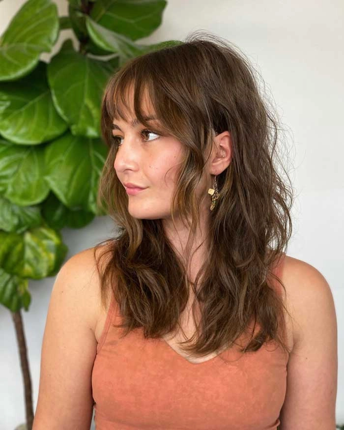 چتری پرده‌ای مدل ولف‌کات (Wolf Cut with Curtain Bangs)