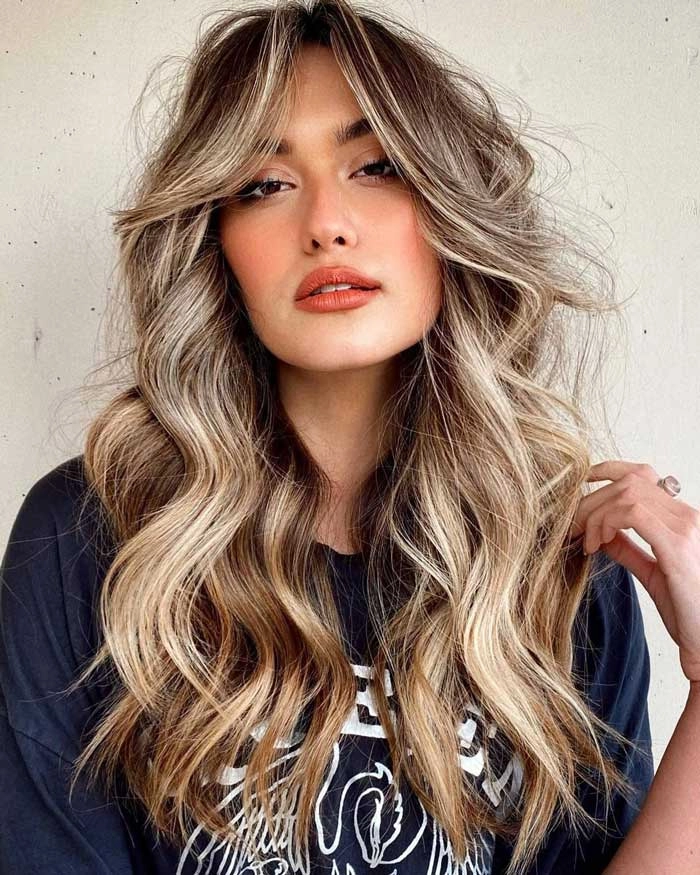 چتری پرده‌ای پردار (Feathered Curtain Bangs)