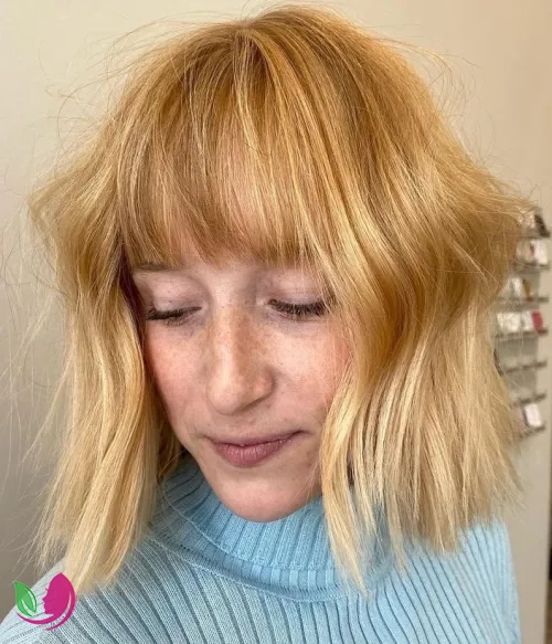 لوب هلویی آشفته با چتری (Tousled Peachy Lob with Bangs)