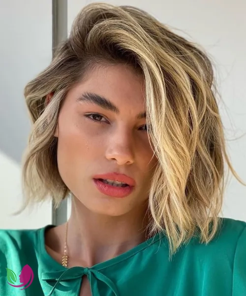 باب با فرق کج و هایلایت (Side Part Bob with Highlights)