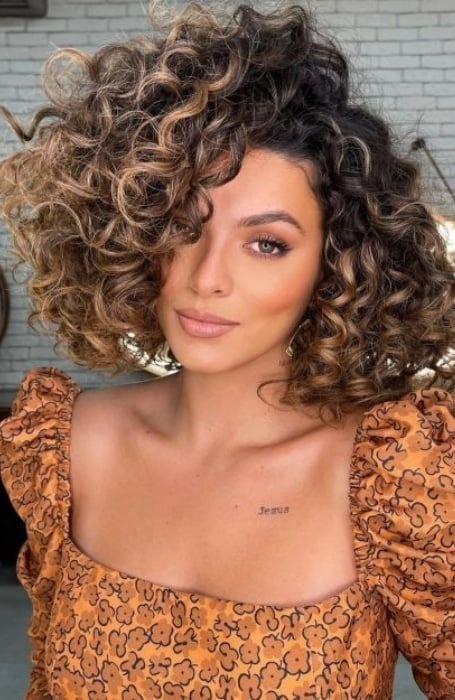 بالیاژ روی موهای فر - Balayage Curly Hair