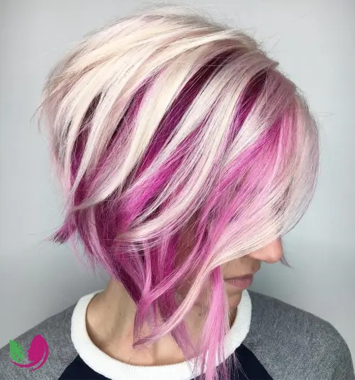 لوب موج‌دار عسلی با چتری (Honey Blonde Wavy Lob with Bangs)