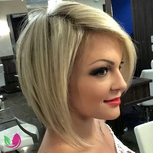 باب موج‌دار بلوند یخی (Icy Blonde Wavy Bob)