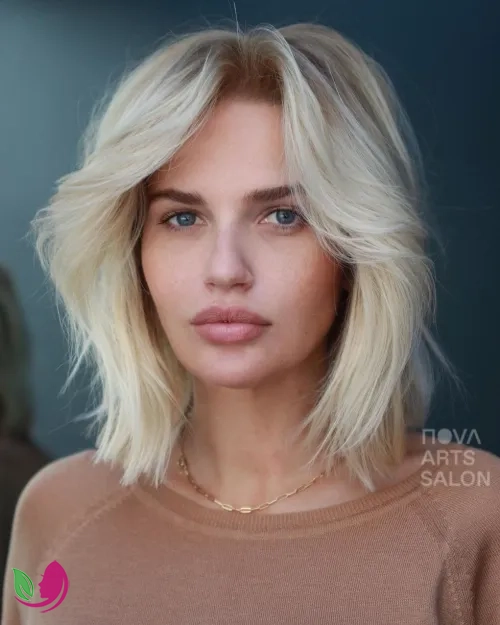 باب لایه‌لایه با چتری پرده‌ای (Choppy Bob with Curtain Bangs)