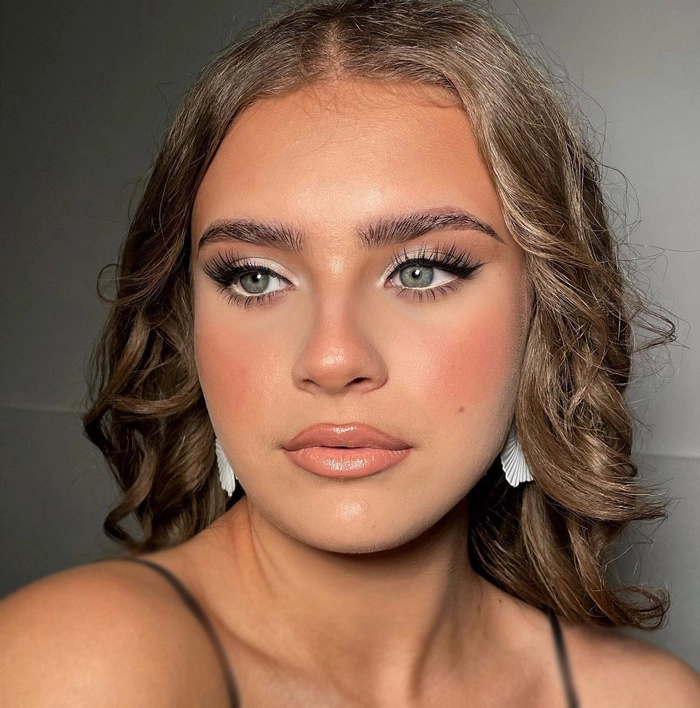 آرایش ملایم چشم سبز (Soft Glam Makeup for Green Eyes)