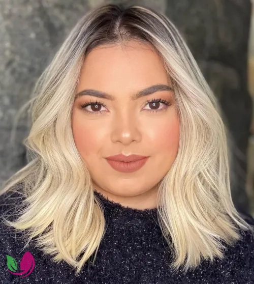باب متوسط موج‌دار بلوند سرد (Cool Blonde Medium Waves)