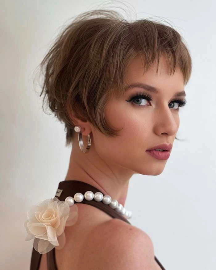 باب فرانسوی با چتری میکرو (French Bob With Micro Bangs)